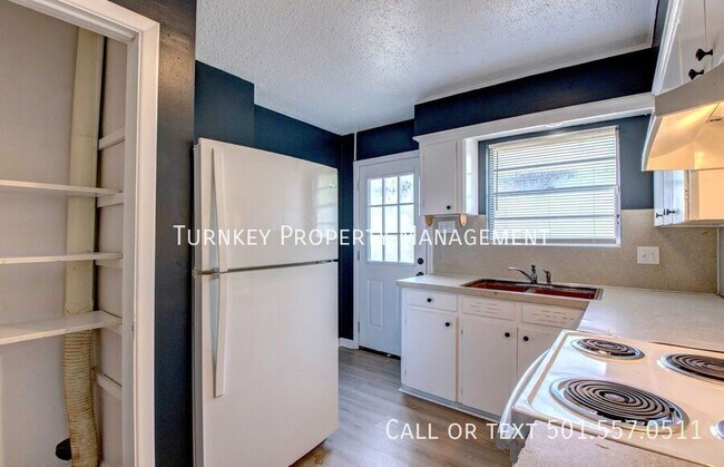 Building Photo - 5708 Sonora Dr