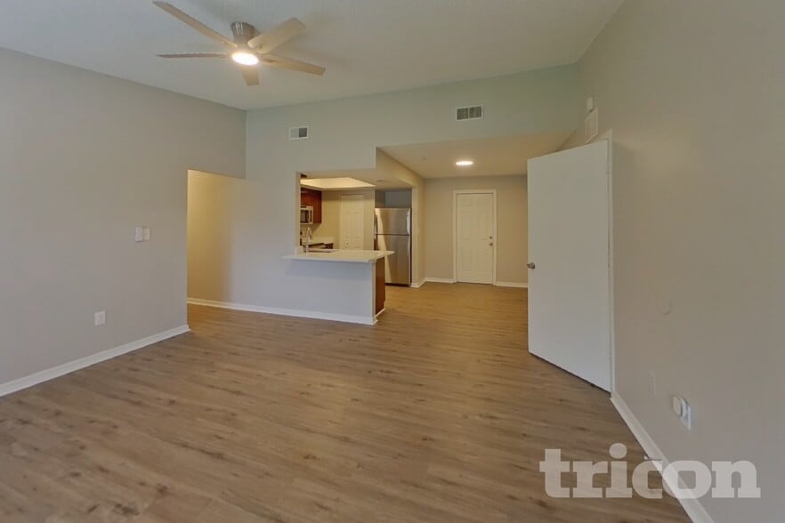 Building Photo - 5360 Alhambra Way S