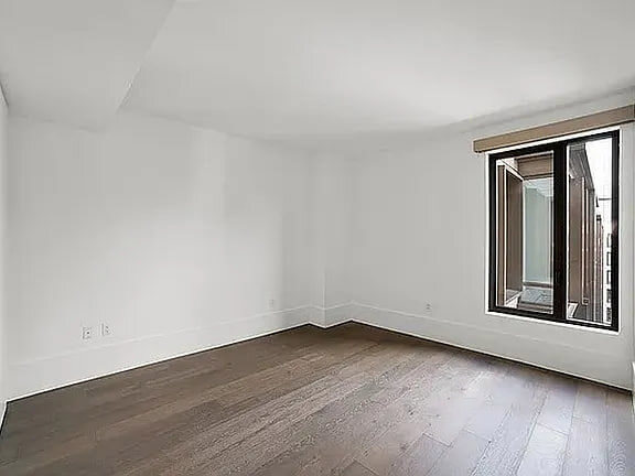 Building Photo - 429 Kent Ave