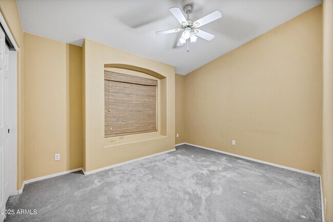 Building Photo - 2399 S Walnut Dr