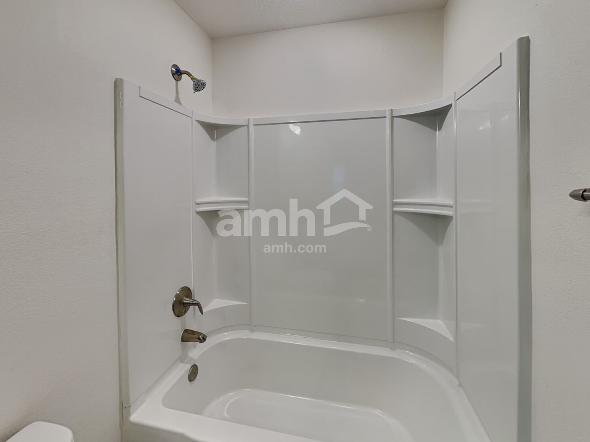 Building Photo - 2437 S Park Ave