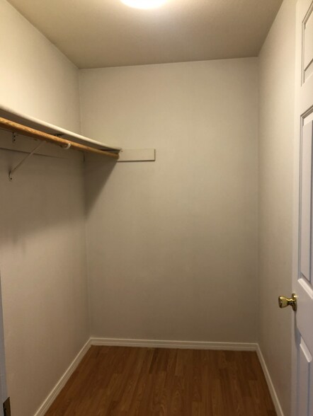 Building Photo - 4225 Mahrt Ave SE