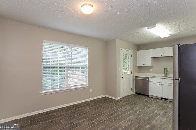 Building Photo - 382 Pleasant Way