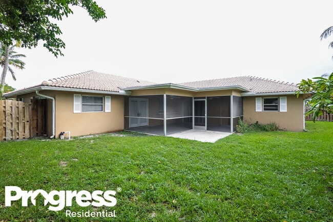 Building Photo - 12695 Westport Cir