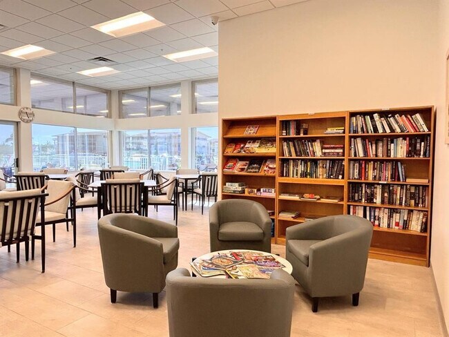 Building Photo - 340 Horizon W