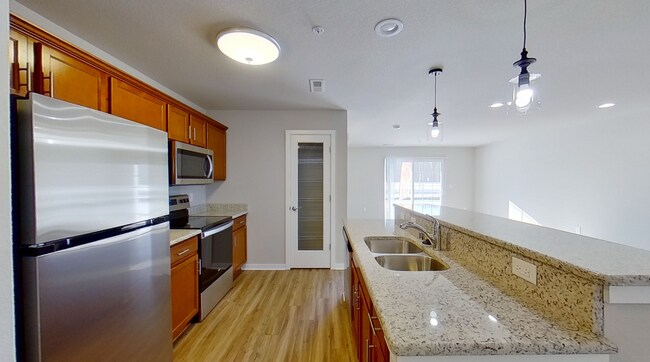 Building Photo - Lower 1 Bedroom 1 Bathroom Apartment is Available