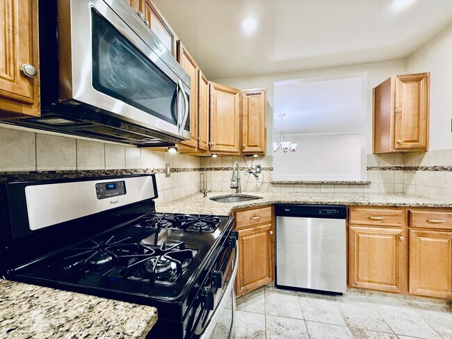 Building Photo - 13 Cypress Ct