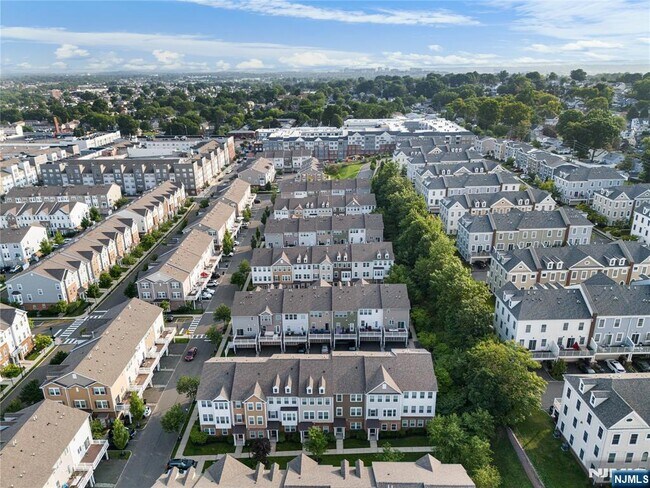 Building Photo - 109 Roosevelt Dr