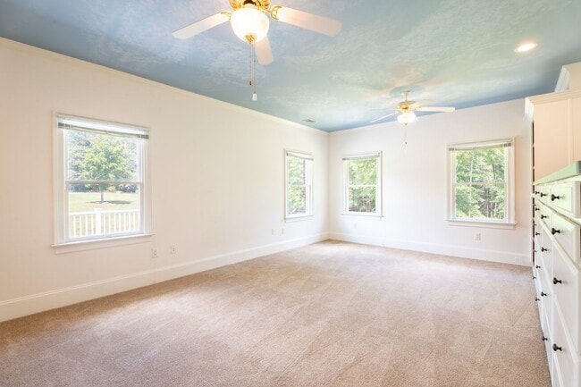 Building Photo - 785 Glenwood Dr