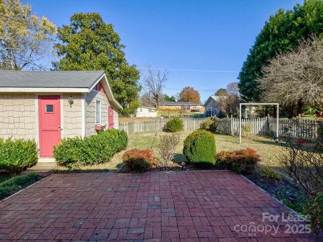Building Photo - 3409 Oak Tree Trail