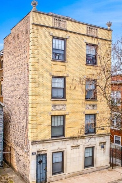Building Photo - 3620 N Marshfield Ave
