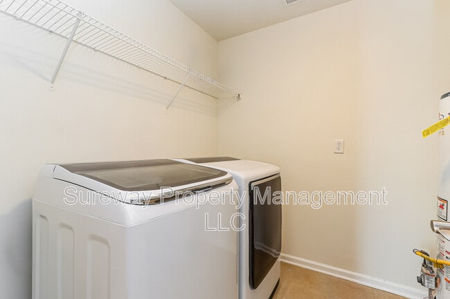 Building Photo - 1610 Fela Dr