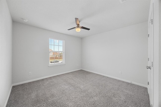 Building Photo - 6017 Pleasanton Pkwy