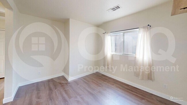 Building Photo - 1702 W Summer Dawn Dr