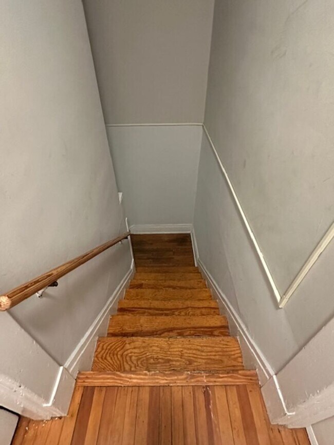 Building Photo - 2209 Rivermont Ave