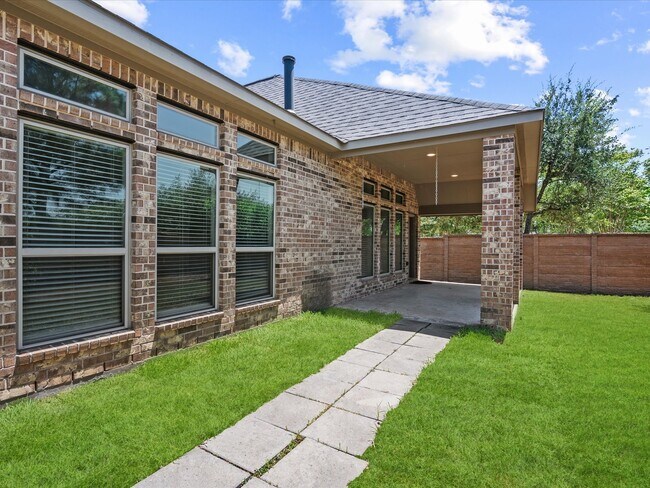 Building Photo - 2503 Elmwood Trl