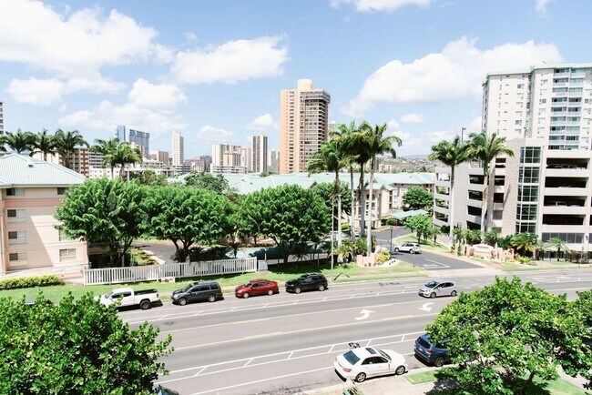 Building Photo - Great 1 Bedroom, 1 Bath with Parking * AC ...