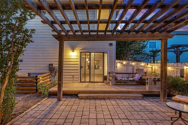 Building Photo - 8609 Claude Ct