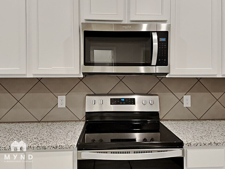 Building Photo - 1272 Alamo Dr