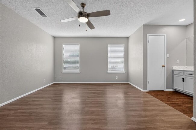 Building Photo - 1509 Taron Dr