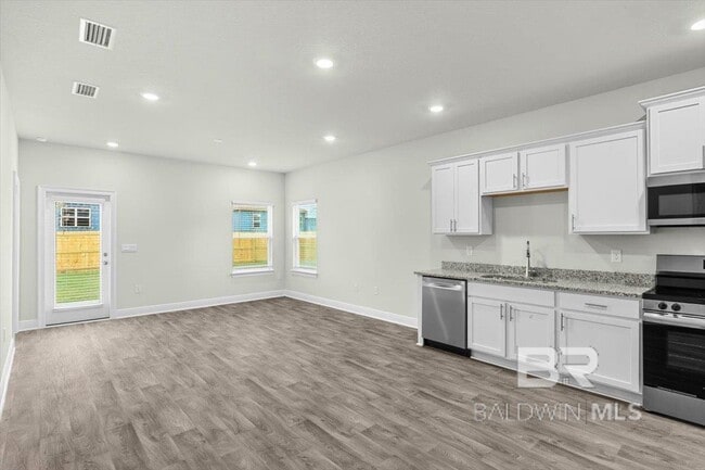 Building Photo - 13765 Shea Cir