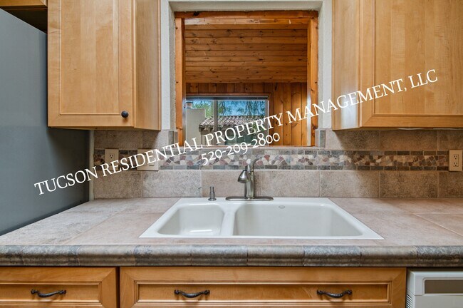 Building Photo - 5084 N Camino Del Lazo