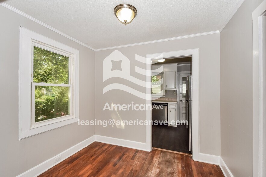 Building Photo - 302 Arbor Dr