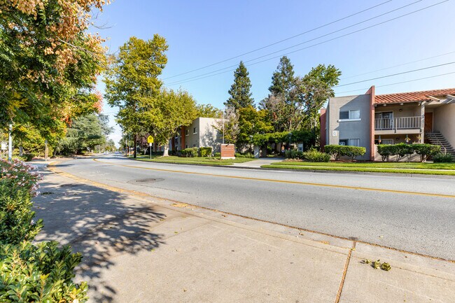 Building Photo - 350 Budd Ave