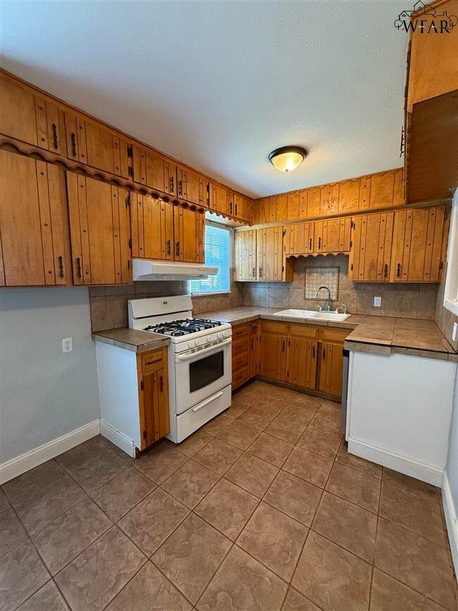 Building Photo - 1403 E Cortez Dr