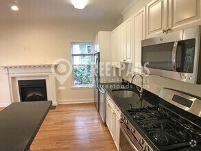 Building Photo - 3 bedroom in Cambridge MA 02138