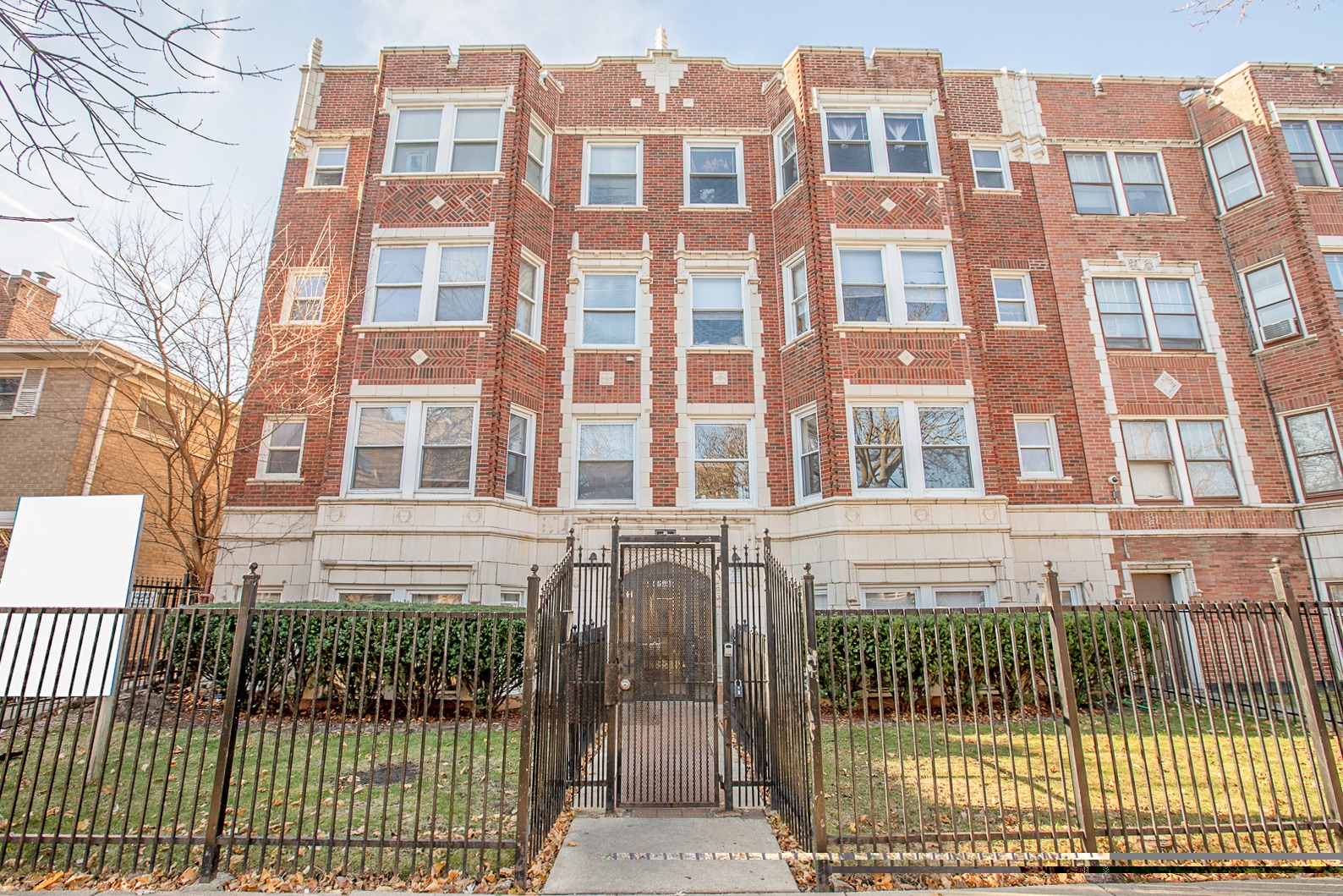 Building Photo - 6948 N Ashland Blvd