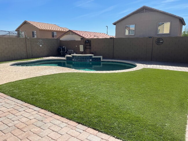 Building Photo - 22801 W Mesquite Dr