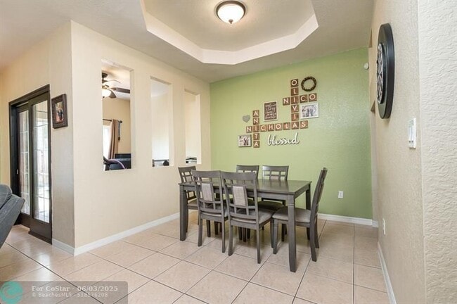 Building Photo - 5048 SW 136th Ave
