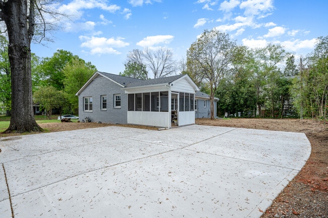 Building Photo - 1600 Flynnwood Dr