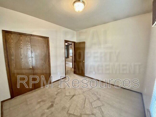 Building Photo - 216 Castle Rock Rd