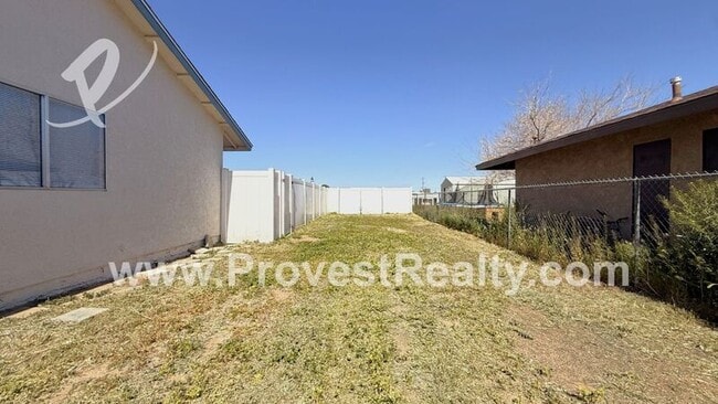 Building Photo - 17820 Manzanita St