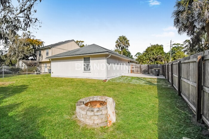 Building Photo - 2060 Felch Ave