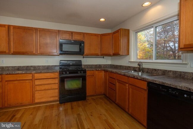 Building Photo - 3311 Mission Rd