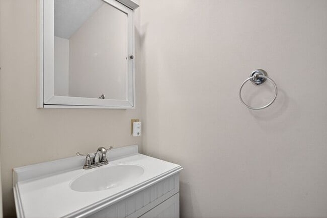 Building Photo - 46091 Maria Way