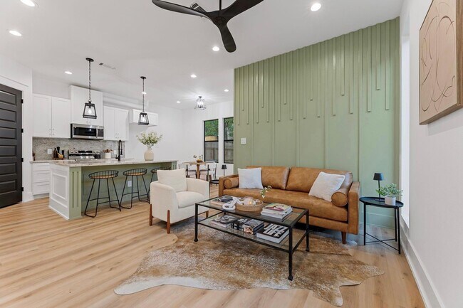 Building Photo - 518 Clinton St