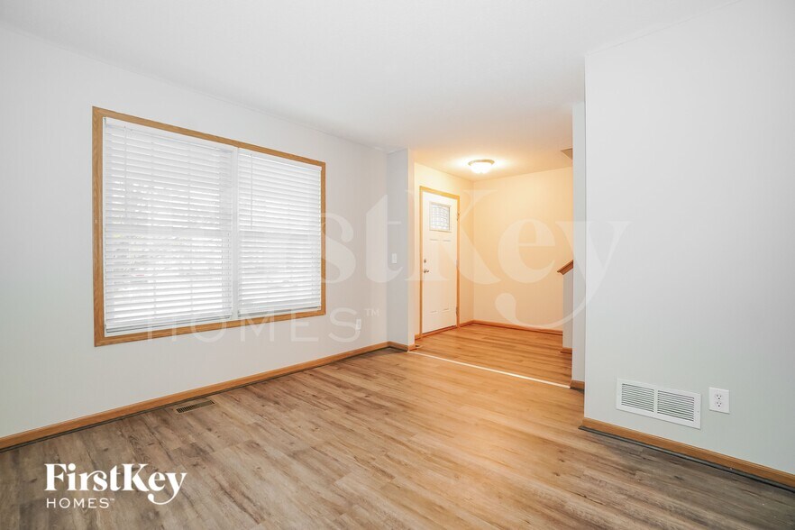 Building Photo - 1211 Sassafras Ln