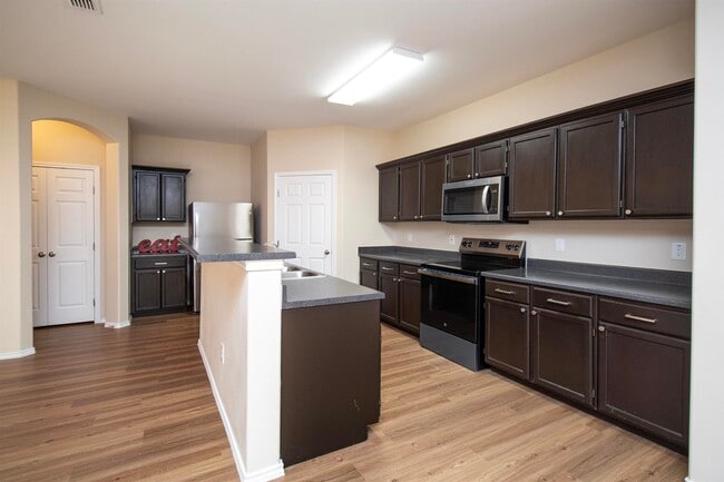 Building Photo - 4426 Gloria Dr