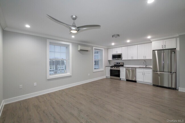 Building Photo - 75 Circle Dr