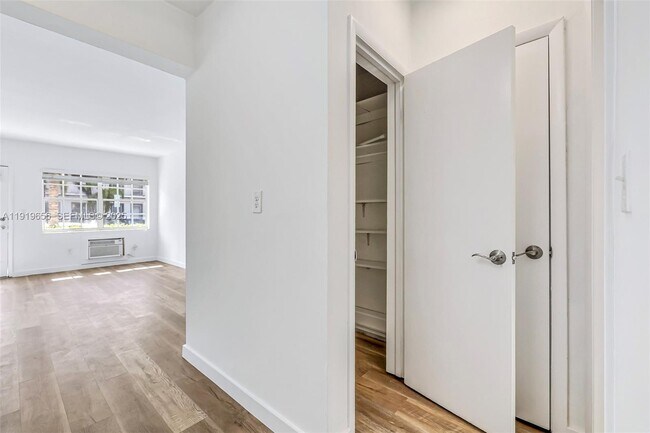 Building Photo - 635 8th St