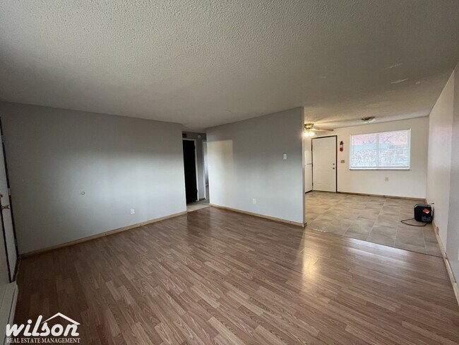 Building Photo - 35 W Viola Ave