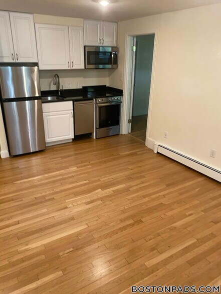 Building Photo - 17 Fairbanks St