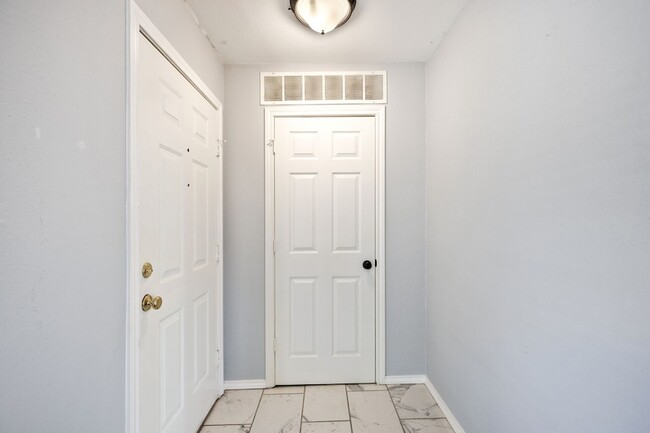 Building Photo - 128 Overbrook Dr