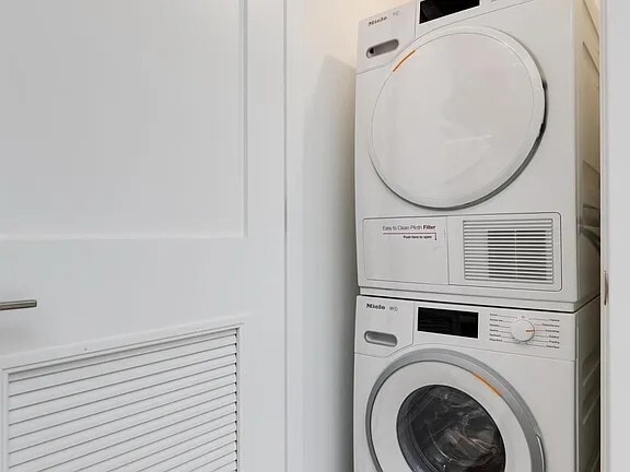 Building Photo - 3208 N Southport Ave