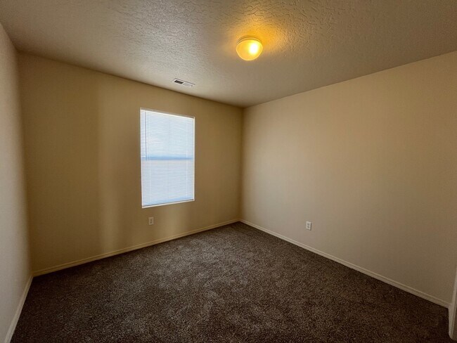 Building Photo - 12873 Alicia St
