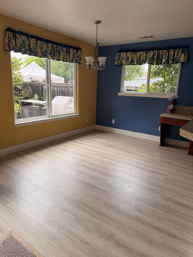 Building Photo - 941 Faned Way